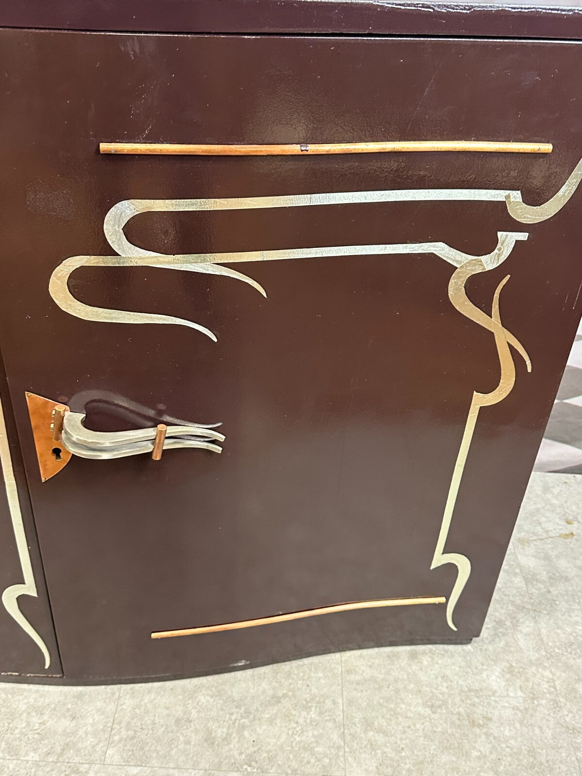 Sideboard Kommode Marke Eigenbau massive Metall Griffe