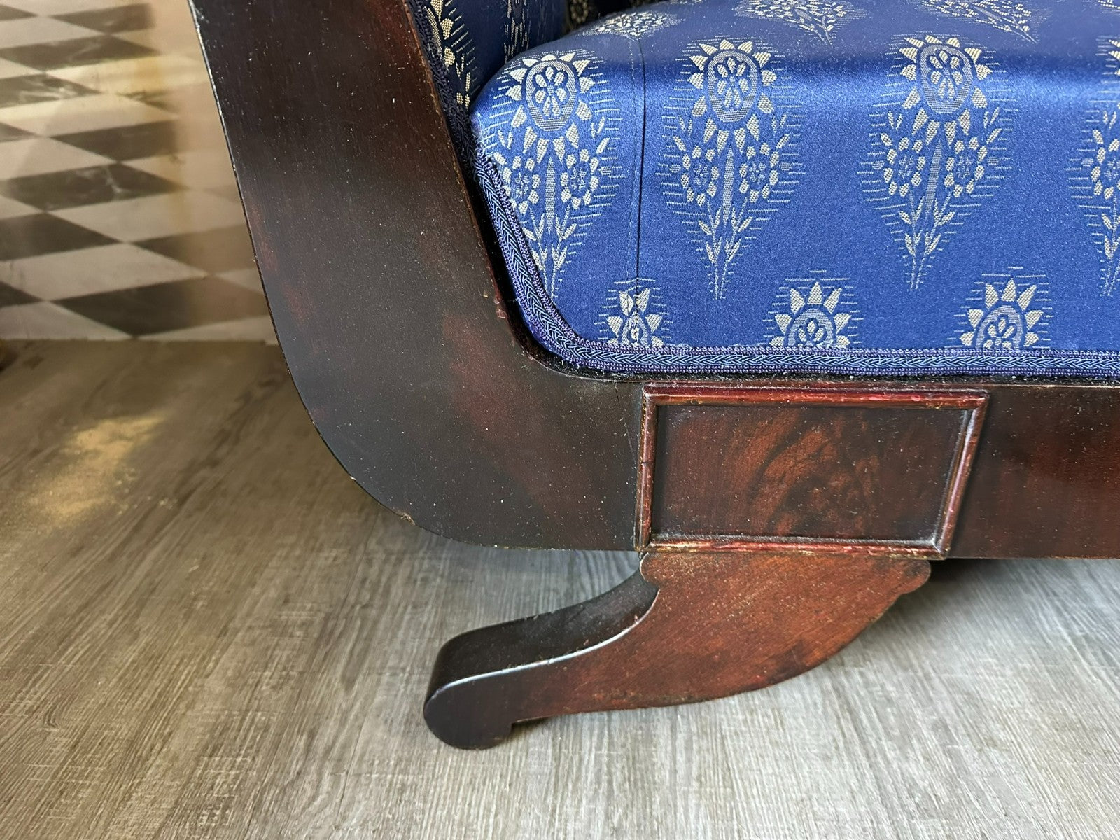 Antikes Biedermeier Sofa 19 tes Jhdt restauriert neuer Bezug Kunst Seide