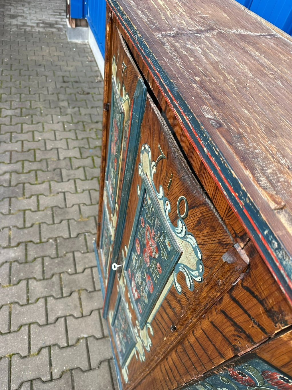 Antiker Schrank Bauernschrank handbemalt 18 tes Jhdt originale Bemalung