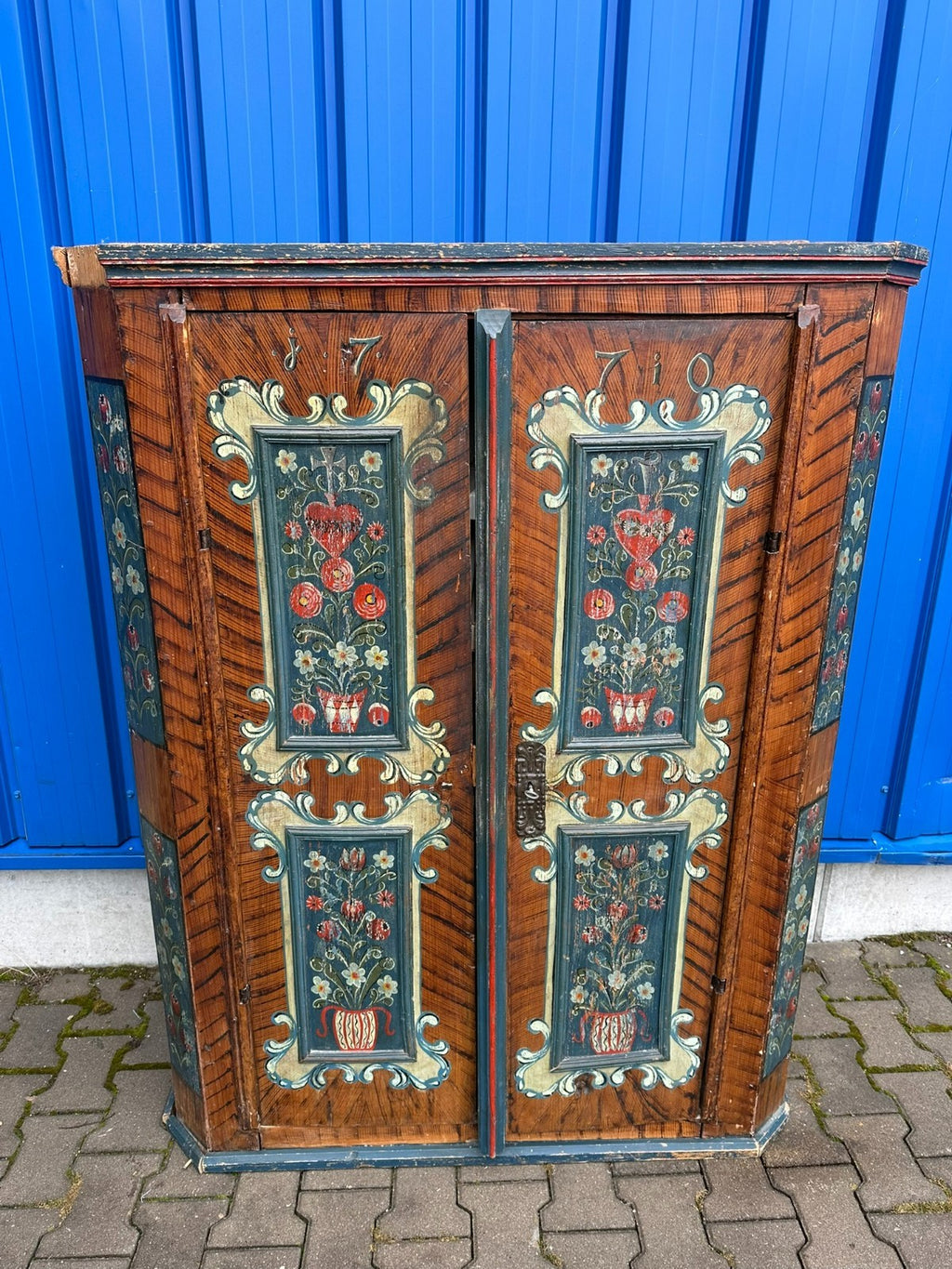 Antiker Schrank Bauernschrank handbemalt 18 tes Jhdt originale Bemalung