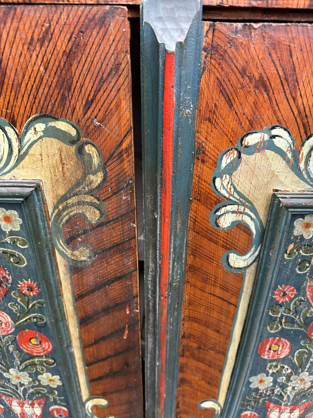Antiker Schrank Bauernschrank handbemalt 18 tes Jhdt originale Bemalung