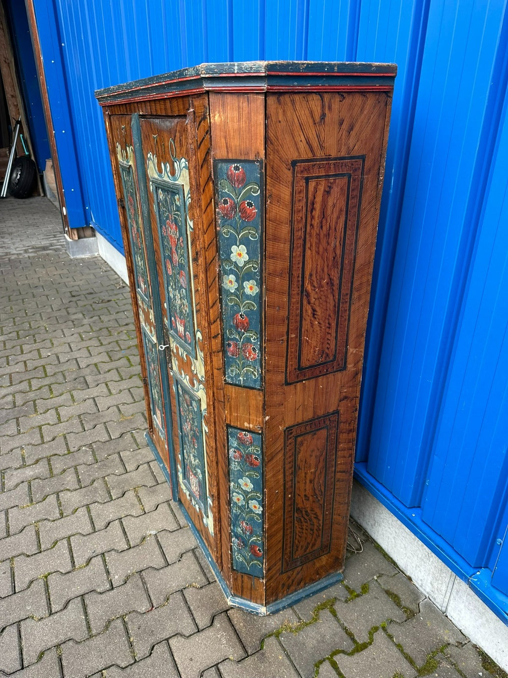 Antiker Schrank Bauernschrank handbemalt 18 tes Jhdt originale Bemalung