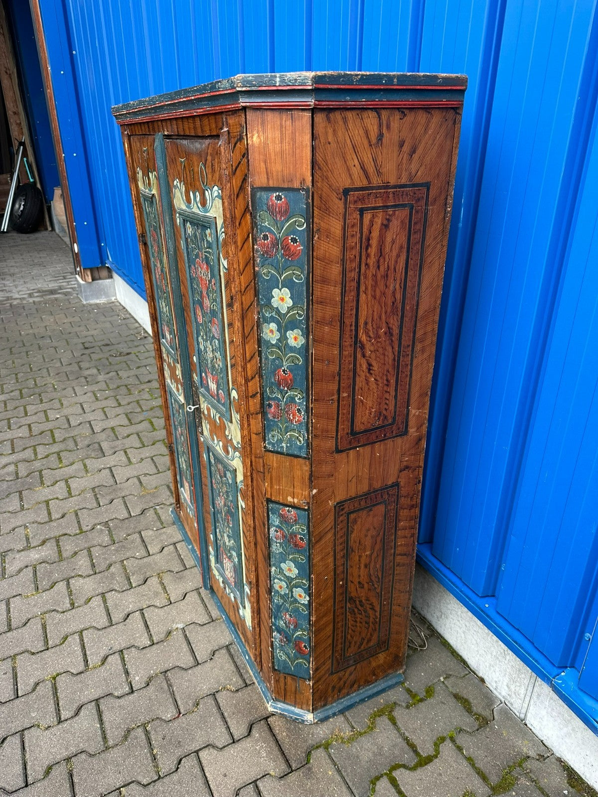 Antiker Schrank Bauernschrank handbemalt 18 tes Jhdt originale Bemalung