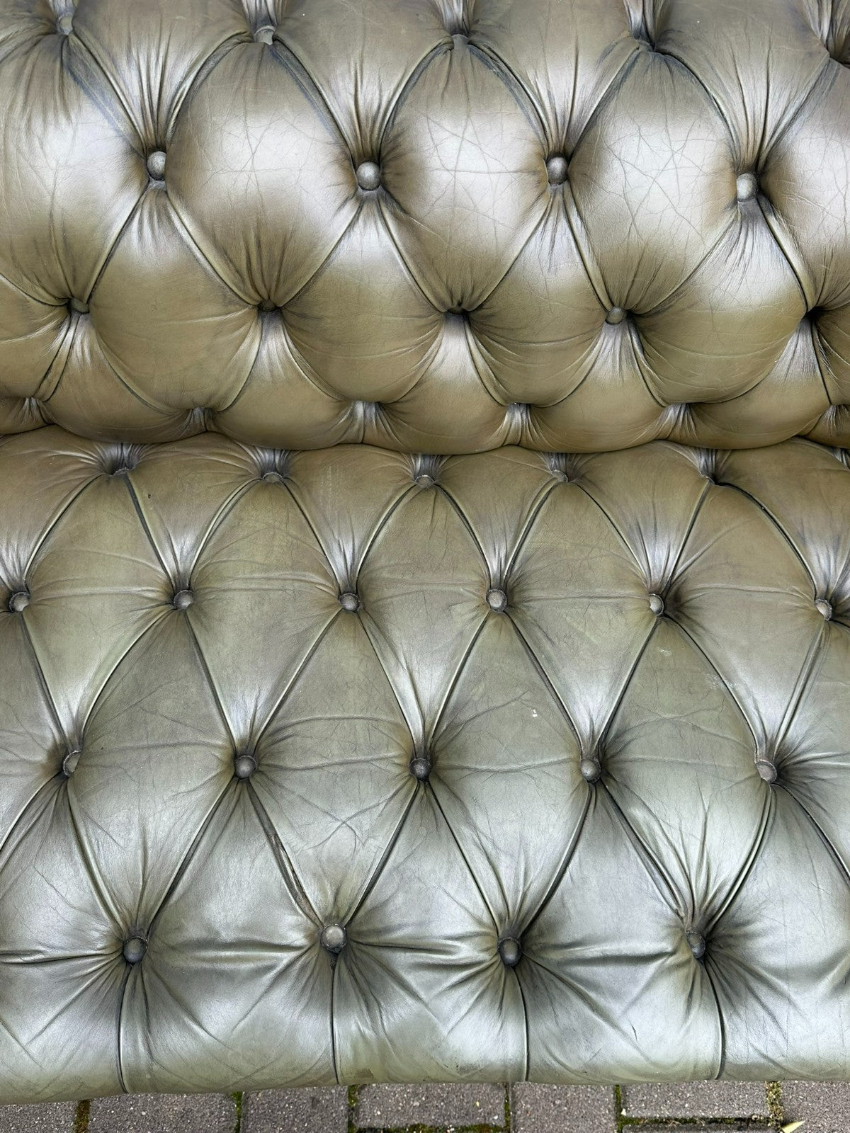 Vintage Chesterfield Sofa Couch original Englisch Oliv grün Leder