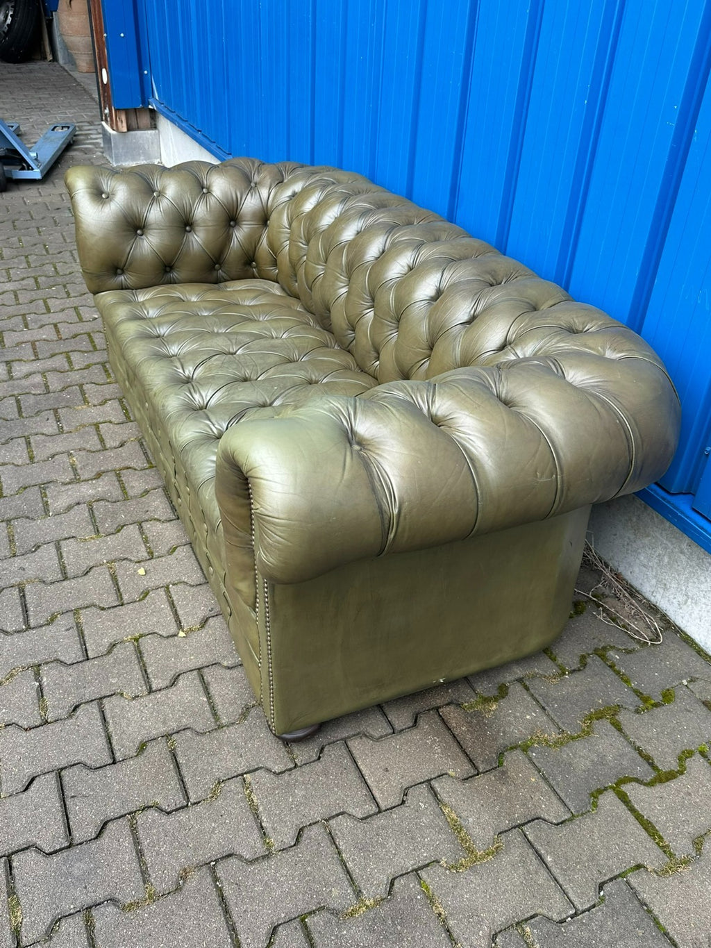 Vintage Chesterfield Sofa Couch original Englisch Oliv grün Leder
