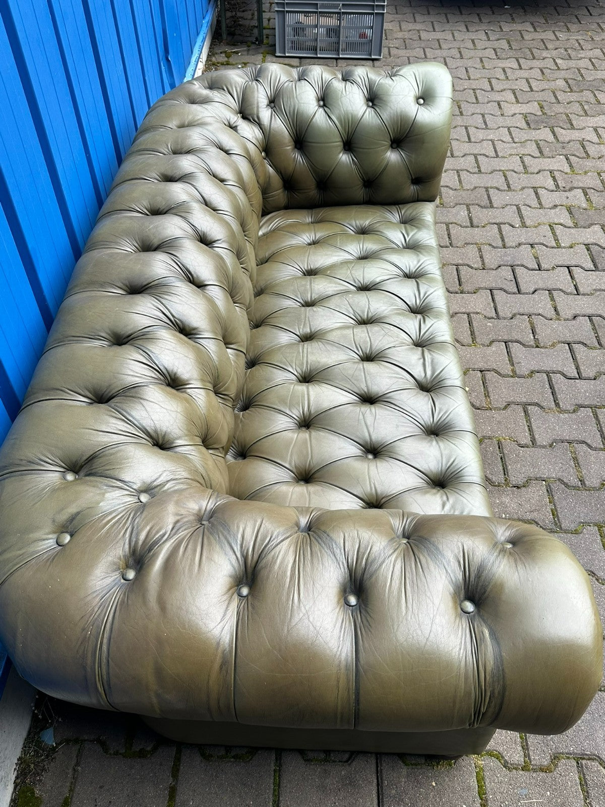 Vintage Chesterfield Sofa Couch original Englisch Oliv grün Leder