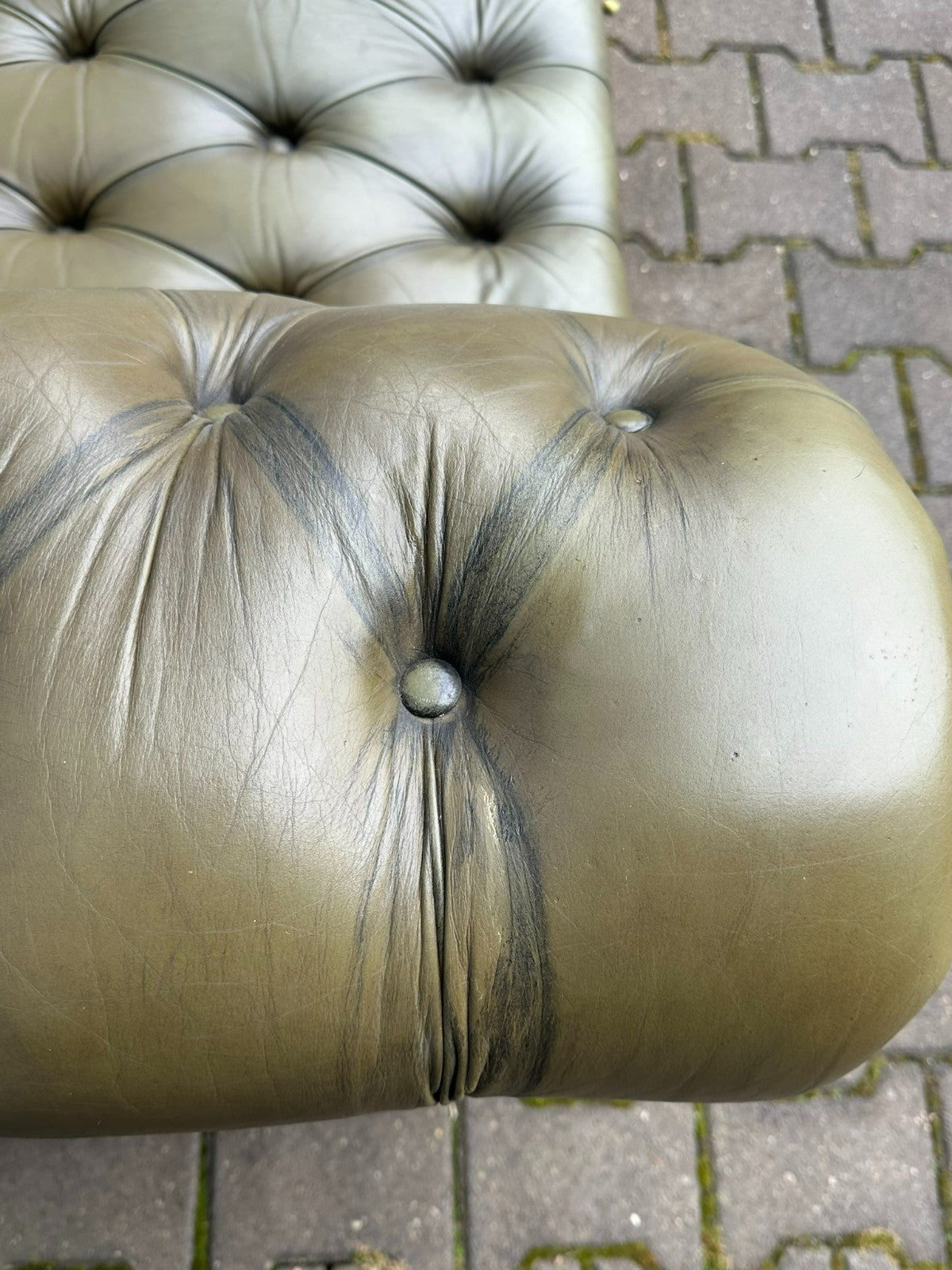 Vintage Chesterfield Sofa Couch original Englisch Oliv grün Leder