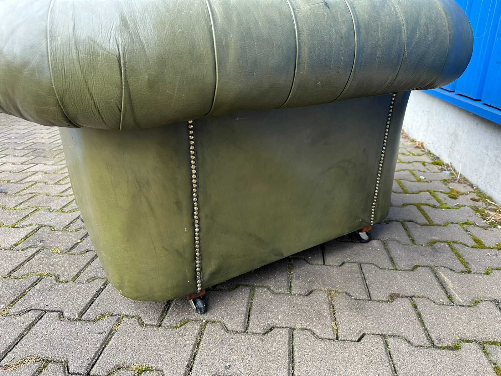 Vintage Chesterfield Sessel original Englisch Oliv grün Leder