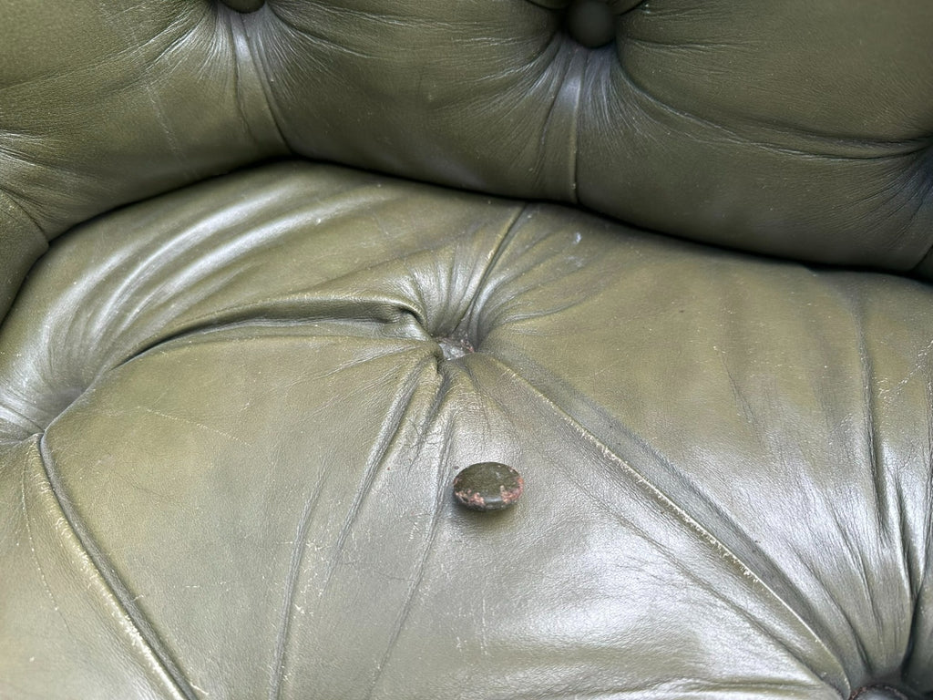 Vintage Chesterfield Sessel original Englisch Oliv grün Leder