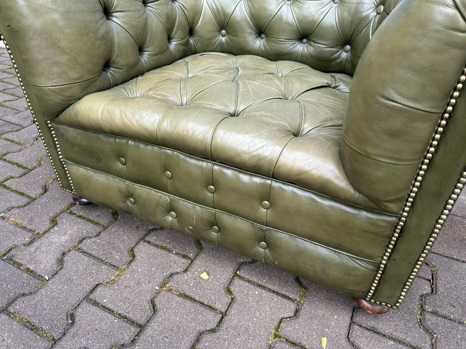 Vintage Chesterfield Sessel original Englisch Oliv grün Leder