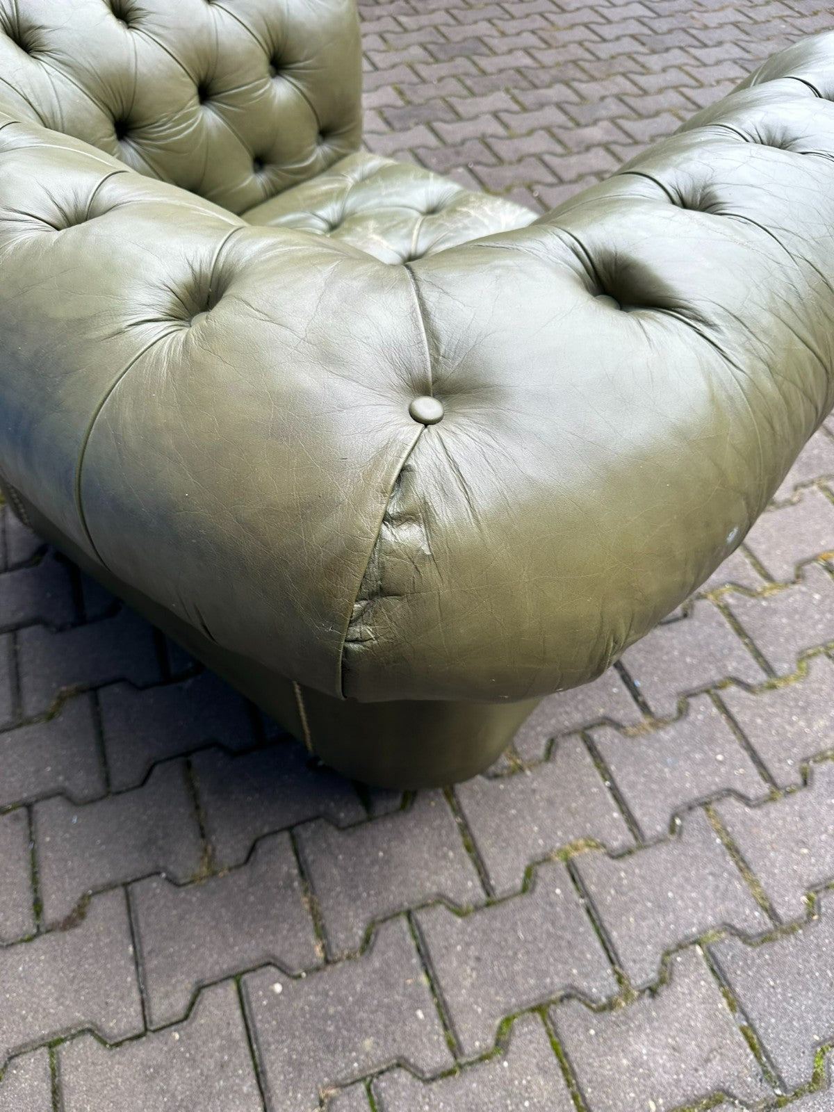 Vintage Chesterfield Sessel original Englisch Oliv grün Leder