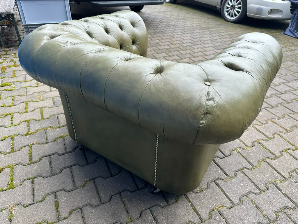 Vintage Chesterfield Sessel original Englisch Oliv grün Leder