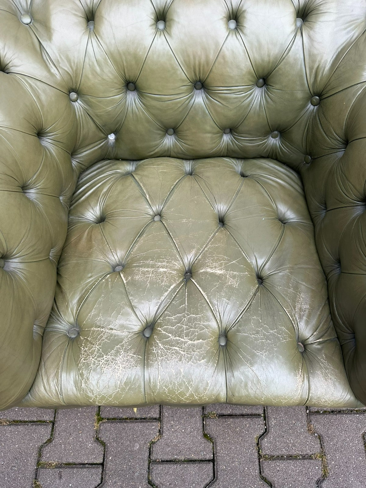 Vintage Chesterfield Sessel original Englisch Oliv grün Leder