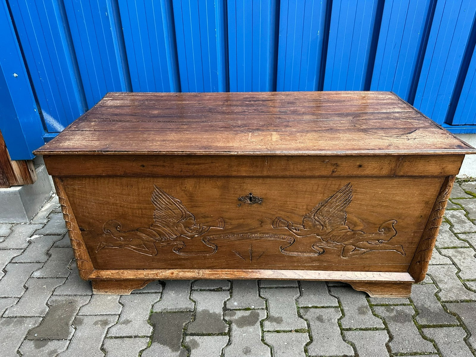 ANTIKE BAROCKTRUHE TRUHE UM 1800 EICHE MASSIV GLORIENENGEL SCHNITZEREI