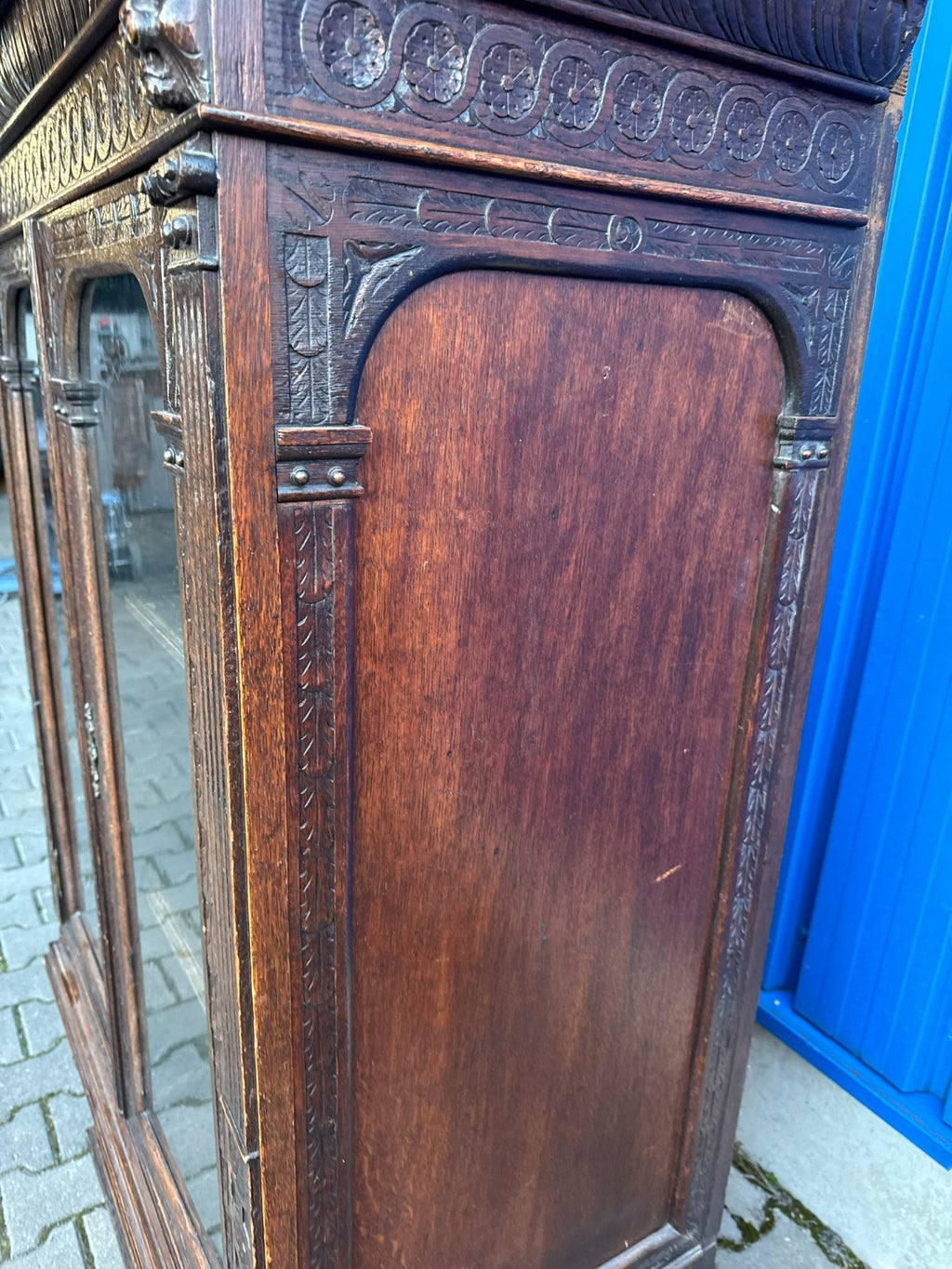 Antike Neo Renaissance Vitrine aus Eiche 19 tes Jhdt Gründerzeit Schrank