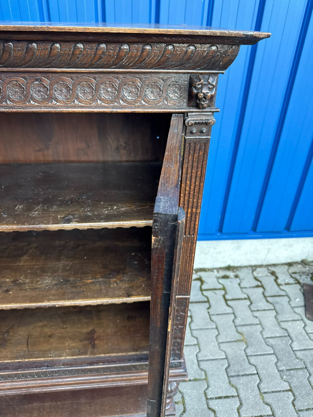 Antike Neo Renaissance Vitrine aus Eiche 19 tes Jhdt Gründerzeit Schrank