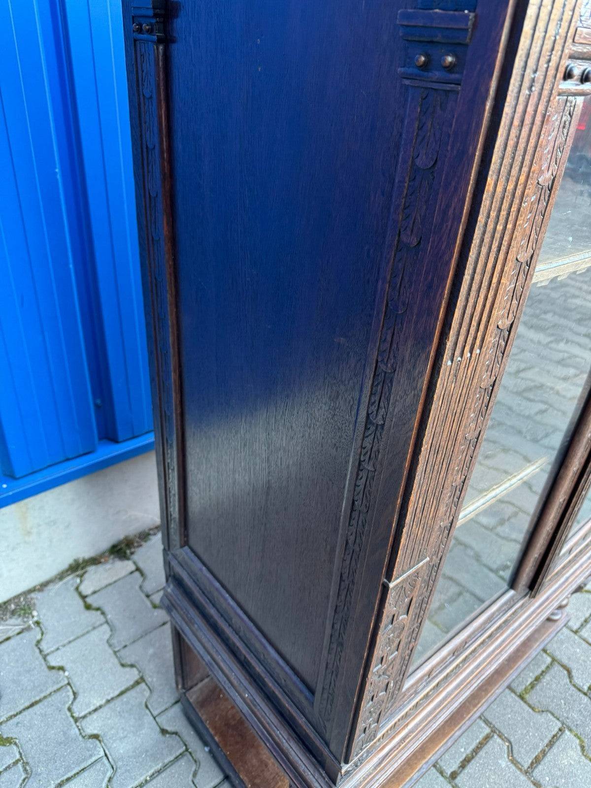Antike Neo Renaissance Vitrine aus Eiche 19 tes Jhdt Gründerzeit Schrank