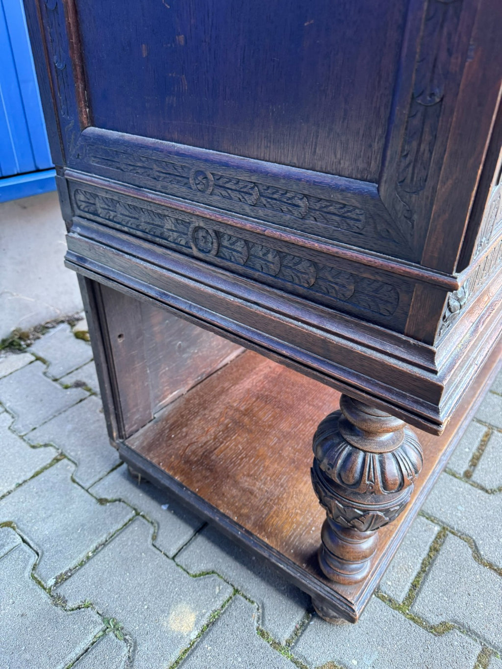 Antike Neo Renaissance Vitrine aus Eiche 19 tes Jhdt Gründerzeit Schrank