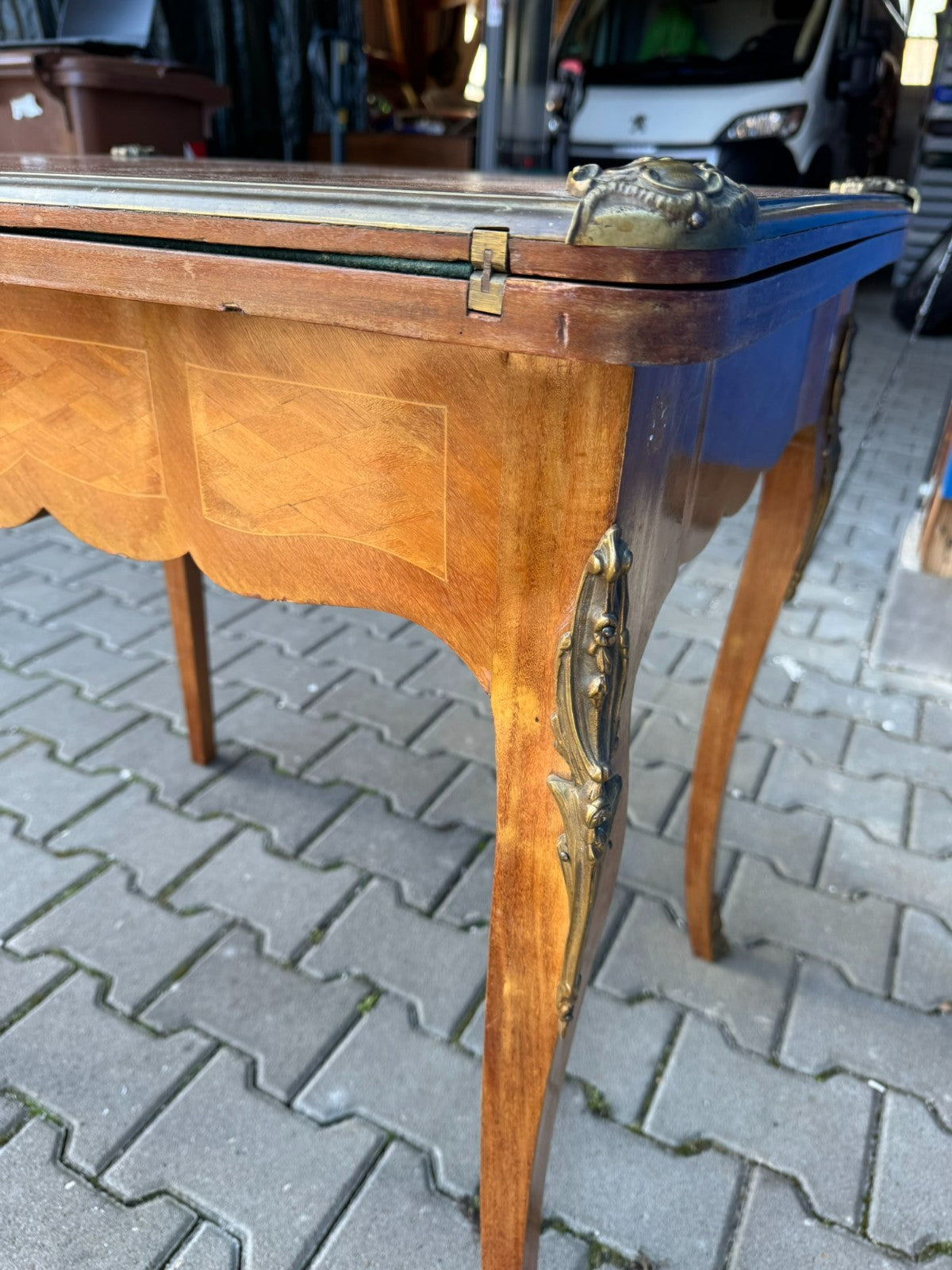 Antiker Spieltisch Nussbaum Frankreich um 1900 mit Intarisen