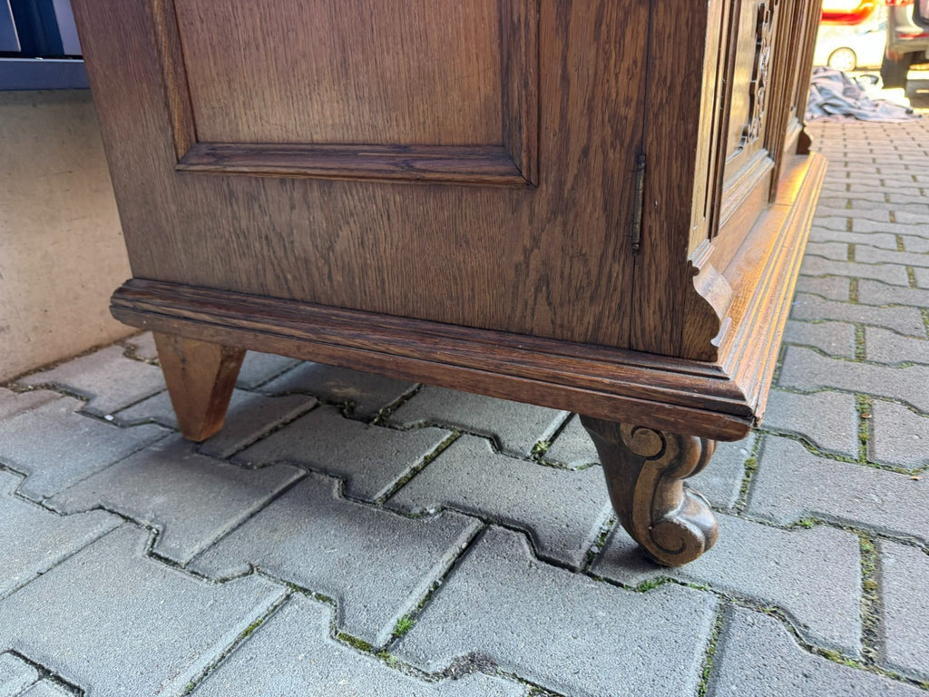 Antikes Jugendstil Buffet aus Eiche Deutsch um 1900