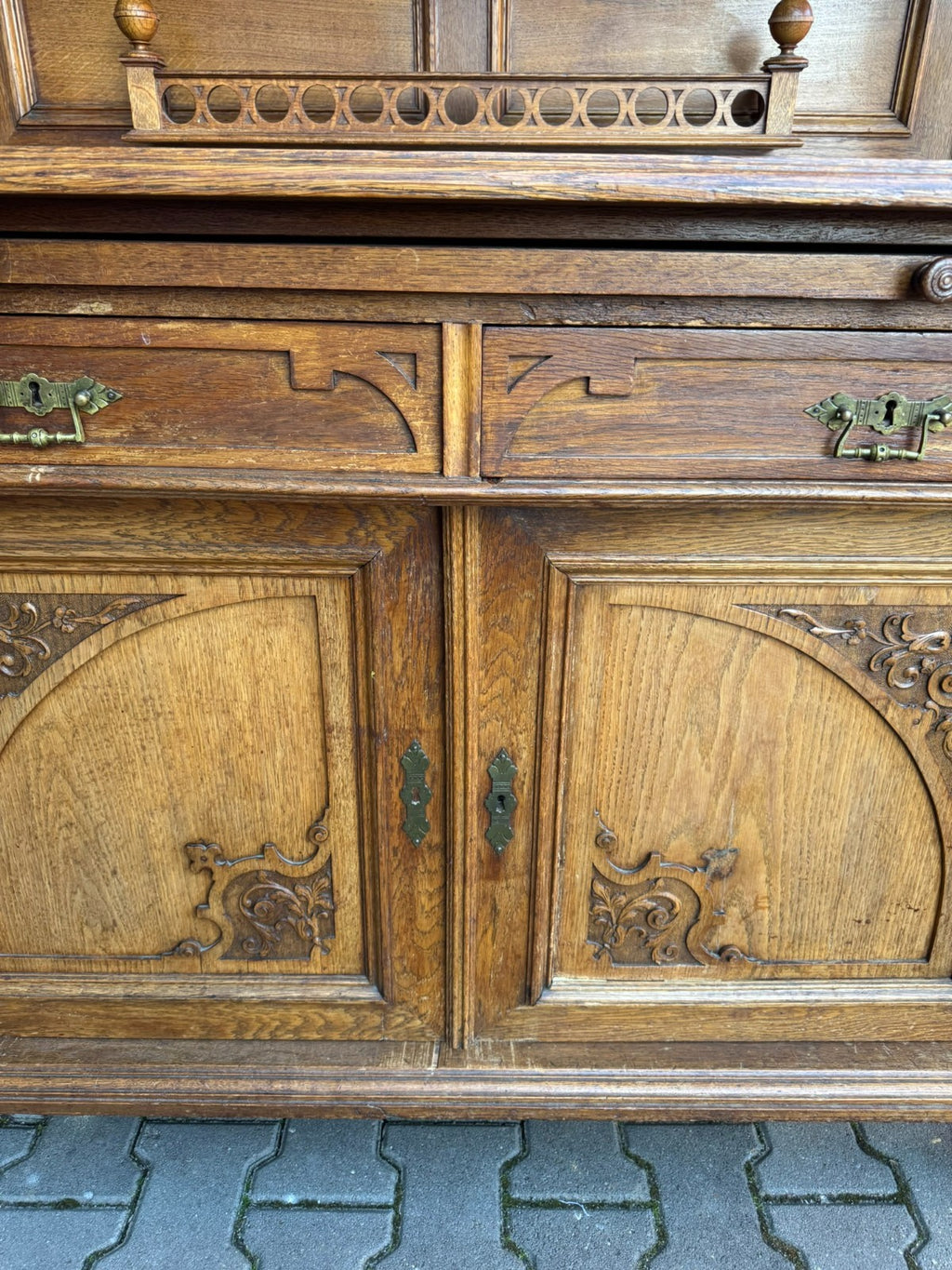 Antikes Jugendstil Buffet aus Eiche Deutsch um 1900