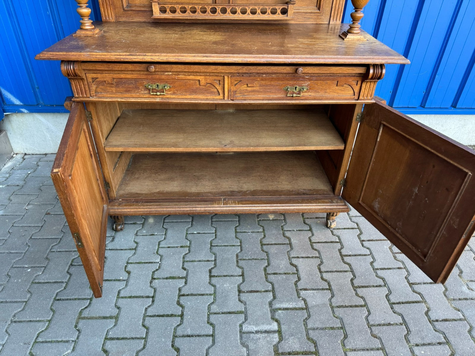 Antikes Jugendstil Buffet aus Eiche Deutsch um 1900