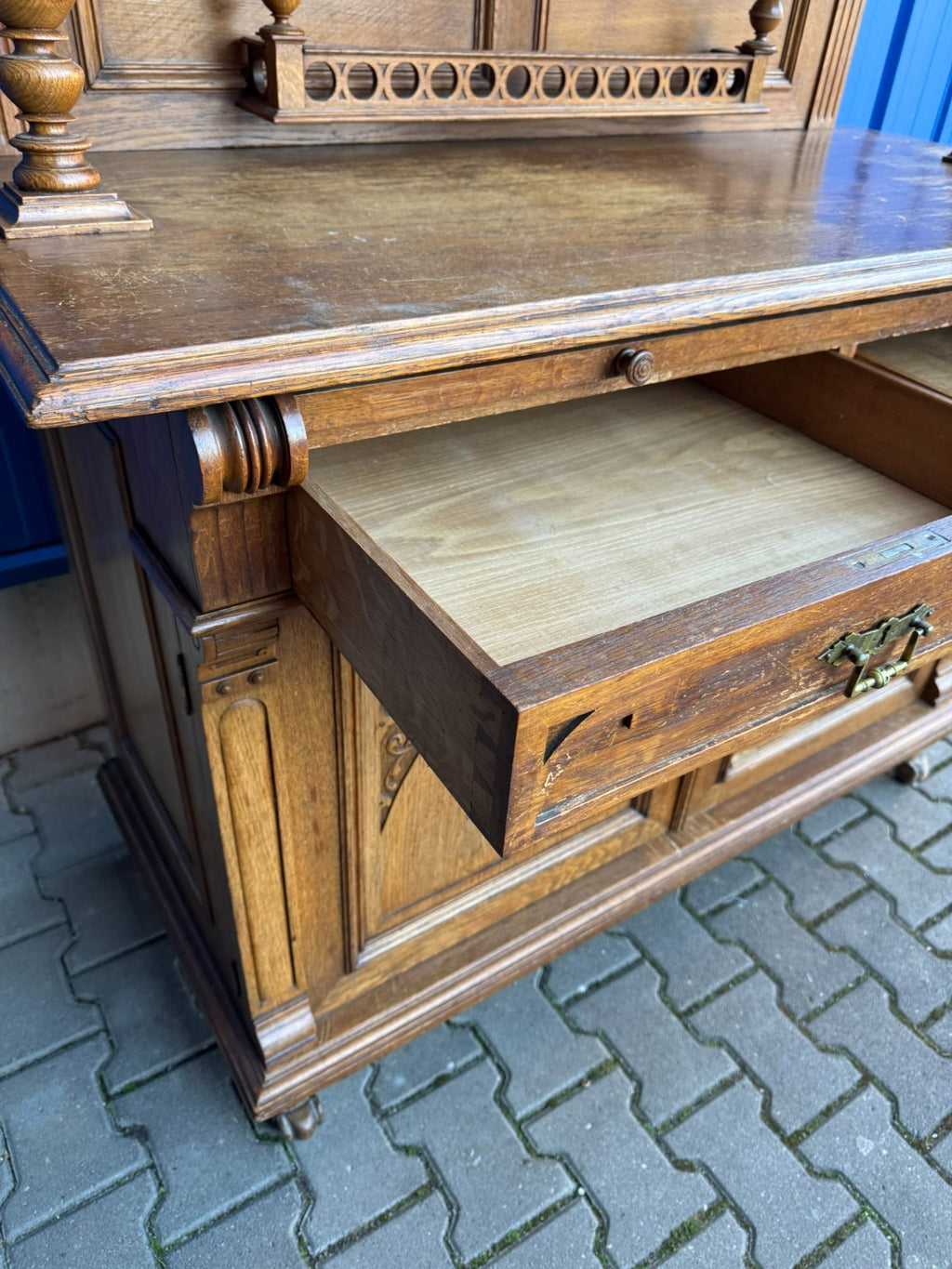 Antikes Jugendstil Buffet aus Eiche Deutsch um 1900