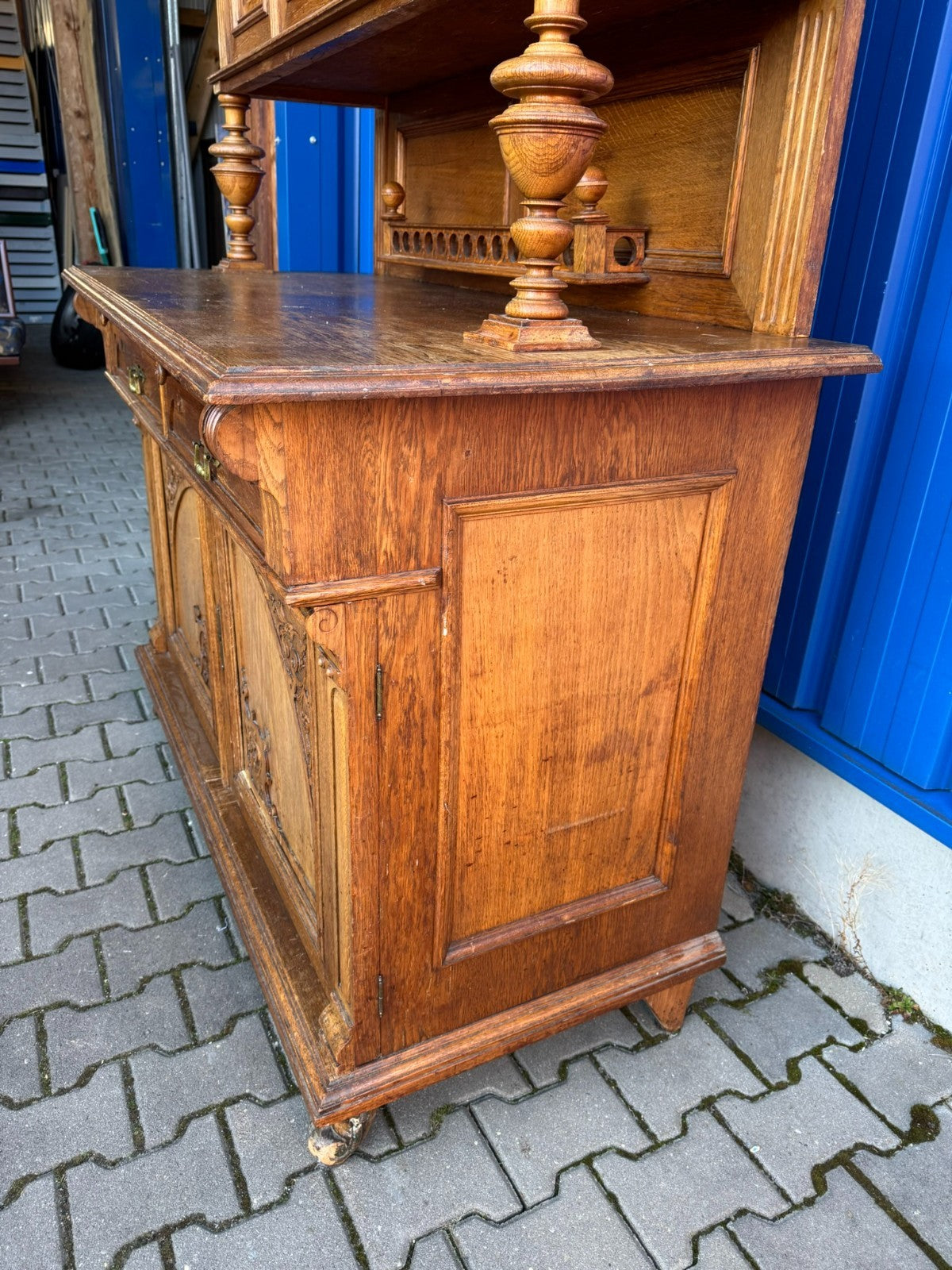 Antikes Jugendstil Buffet aus Eiche Deutsch um 1900