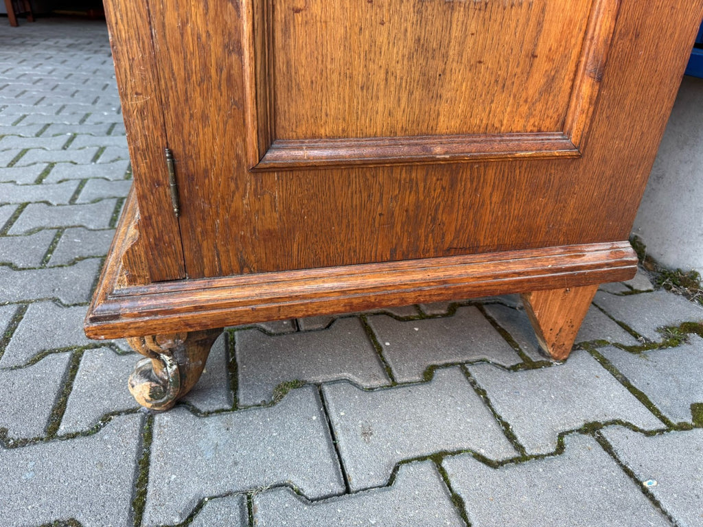Antikes Jugendstil Buffet aus Eiche Deutsch um 1900