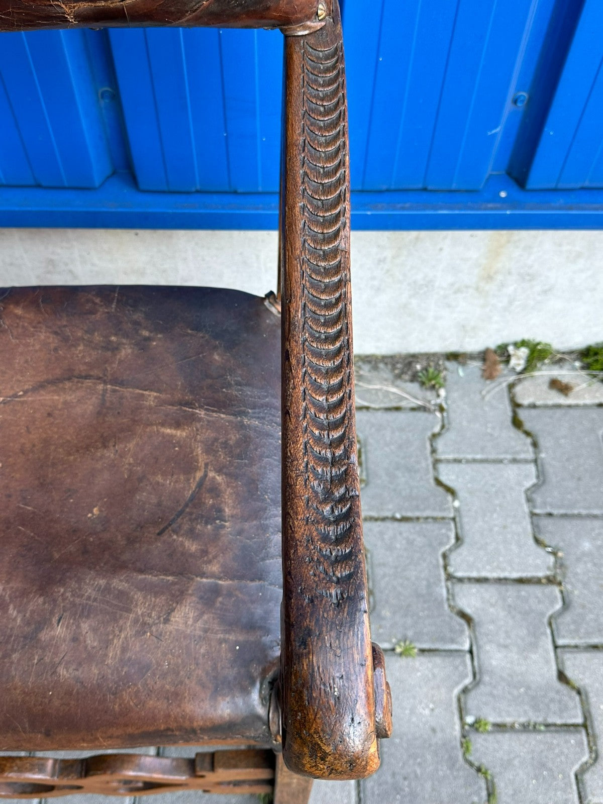 Antiker Barock Sessel 18 tes Jhdt Eiche und Leder Bezug Tolle Patina