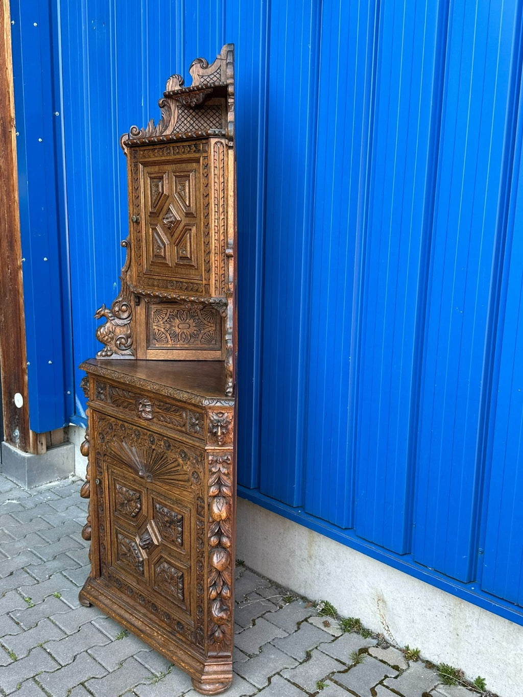 Prächtiger Neo Renaissance Schrank Eckschrank 19 tes Jhdt Schnitzwerk