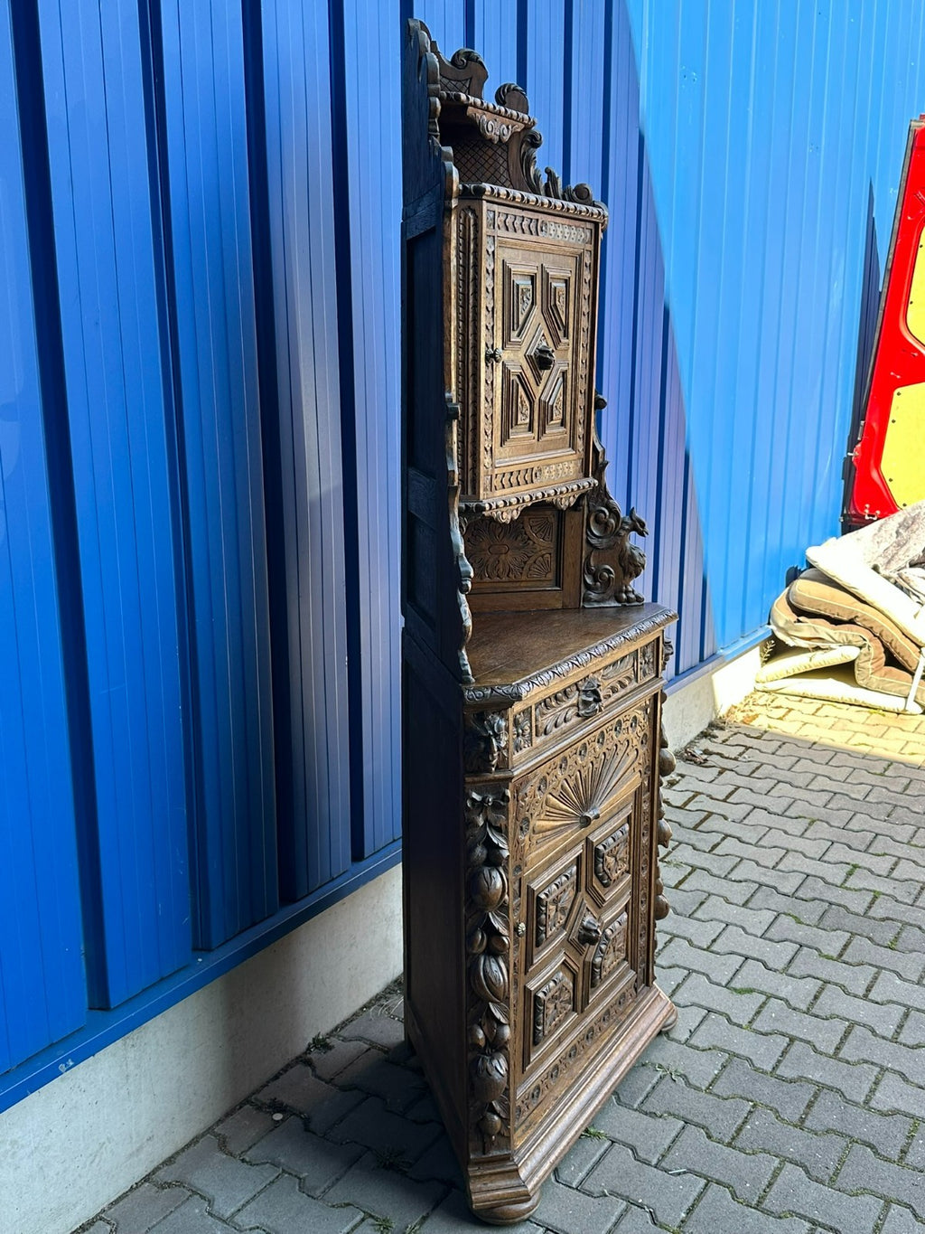 Prächtiger Neo Renaissance Schrank Eckschrank 19 tes Jhdt Schnitzwerk