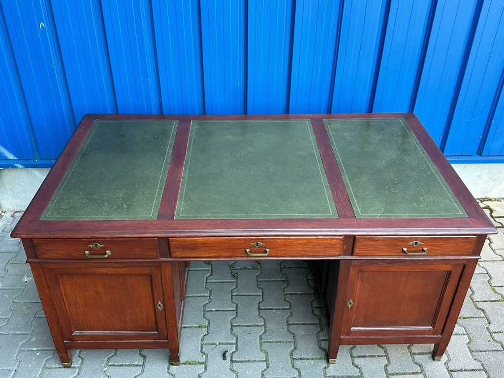 Grosser Vintage Schreibtisch aus Eiche England 20 tes Jhdt