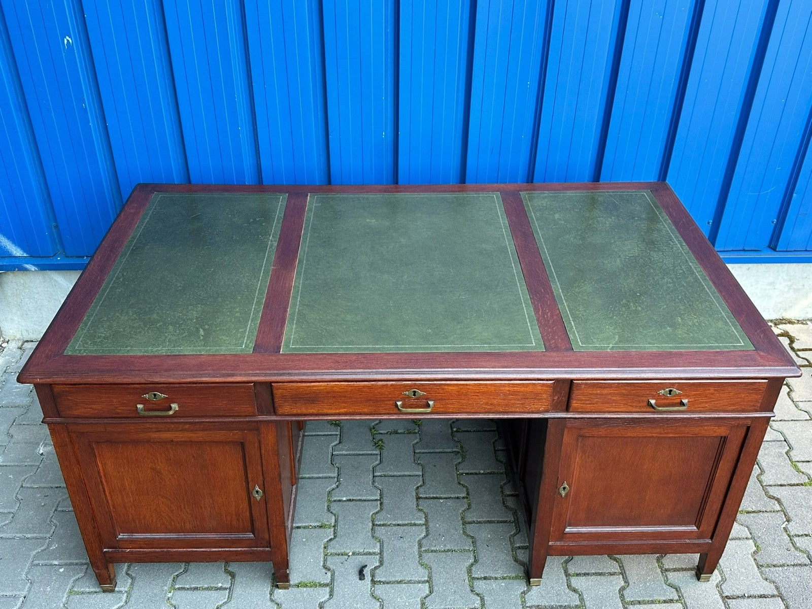 Grosser Vintage Schreibtisch aus Eiche England 20 tes Jhdt