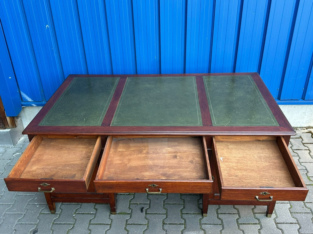 Grosser Vintage Schreibtisch aus Eiche England 20 tes Jhdt
