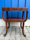 VINTAGE BEISTELLTISCH ENGLAND MAHAGONI MIT LEDER