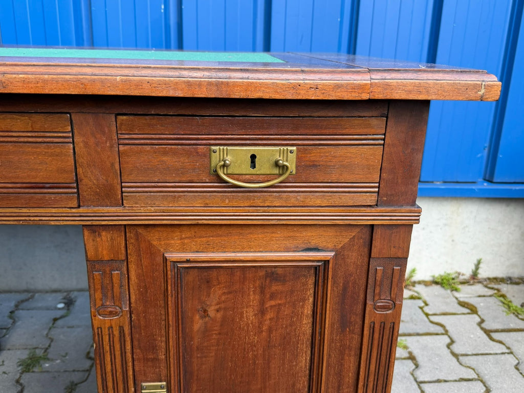 Antiker Jugendstil Schreibtisch um 1910 Nussbaum