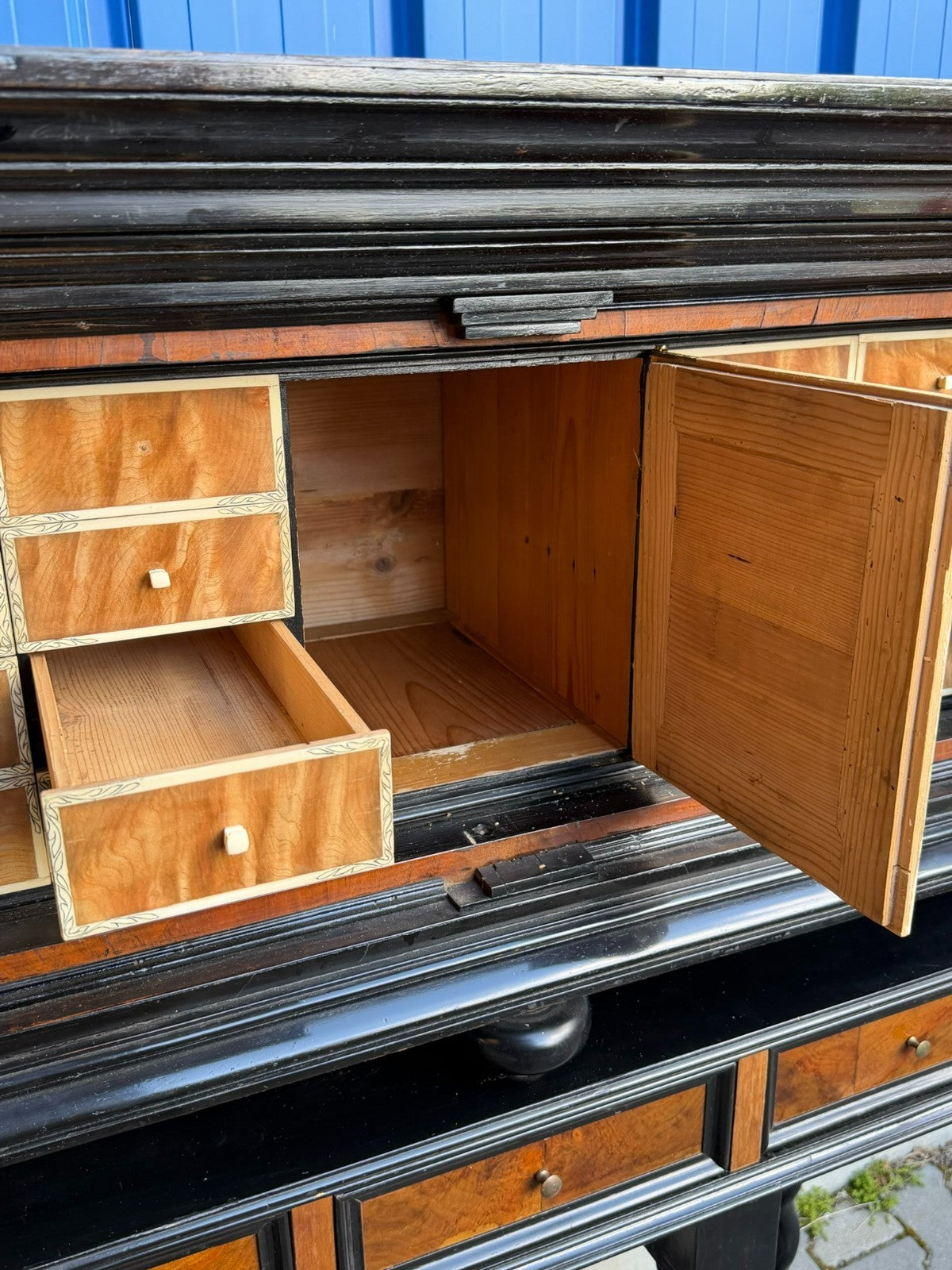 Antikes Kabinett Schrank 18/19 tes Jhdt ebonisiert