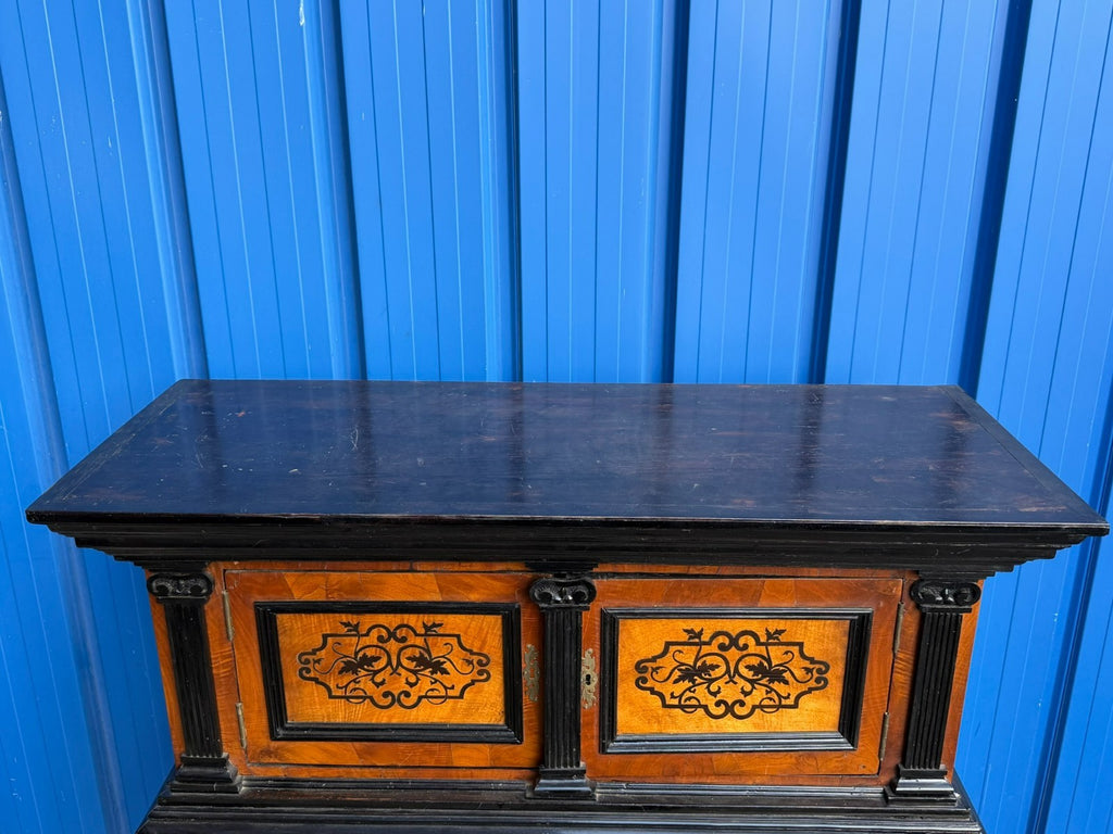 Antikes Kabinett Schrank 18/19 tes Jhdt ebonisiert