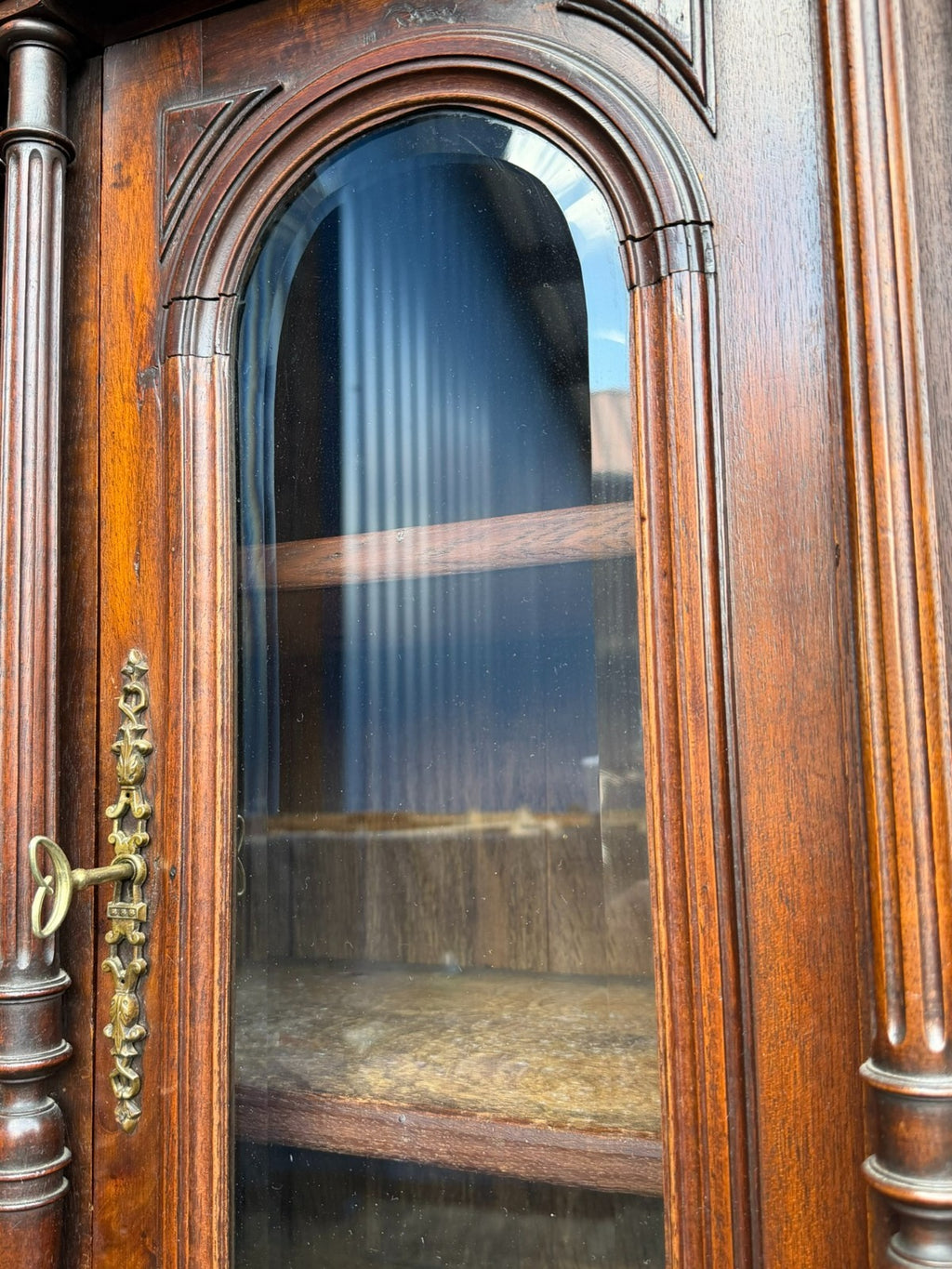 Antiker Schrank Buffet Neo Renaissance um 1880 Mahagoni Schnitzwerk