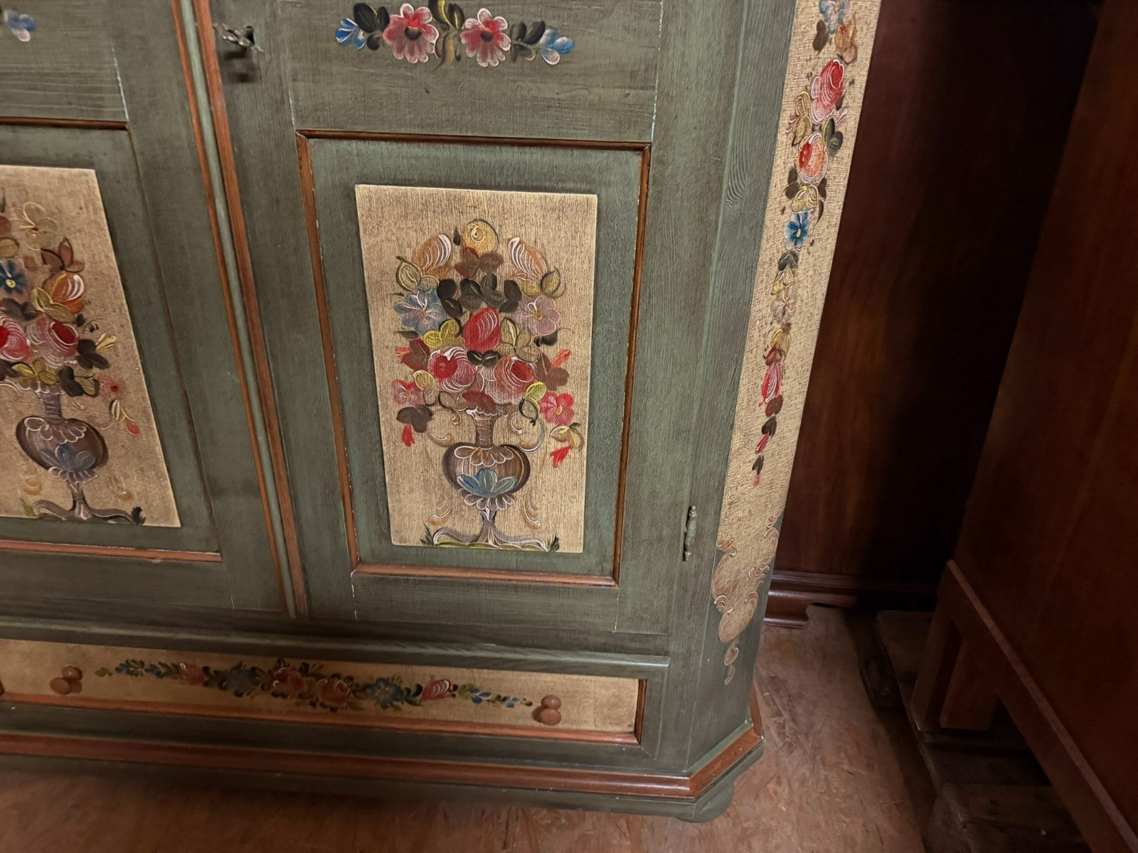 Vintage Bauernschrank Schrank Barock Stil Holz handbemalt 20 tes Jhdt