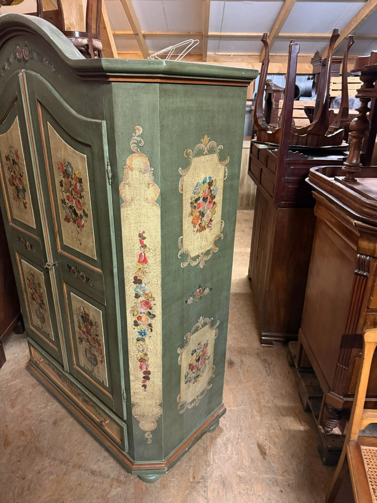 Vintage Bauernschrank Schrank Barock Stil Holz handbemalt 20 tes Jhdt