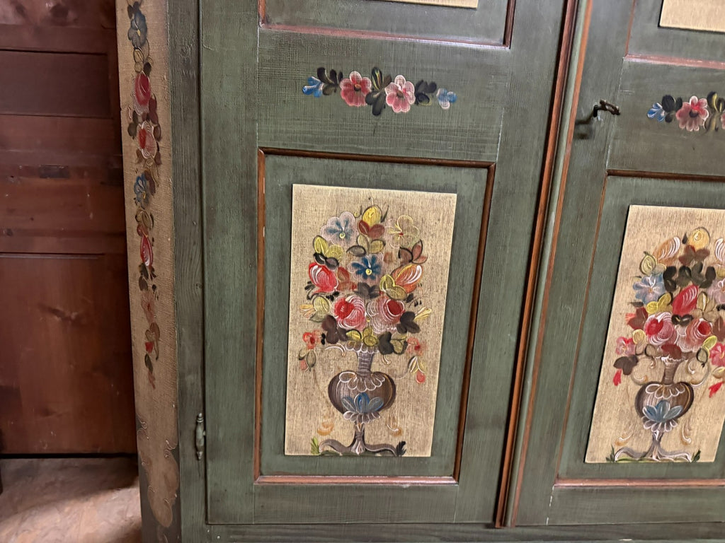Vintage Bauernschrank Schrank Barock Stil Holz handbemalt 20 tes Jhdt