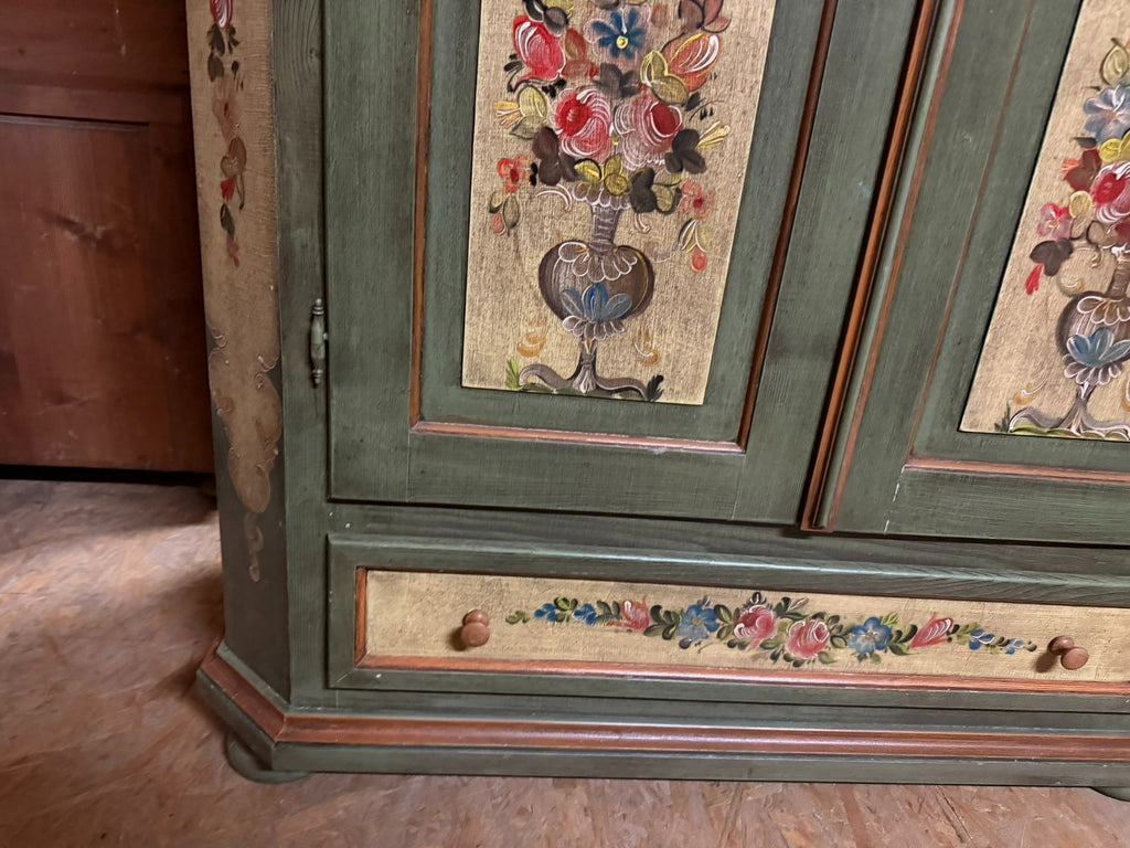 Vintage Bauernschrank Schrank Barock Stil Holz handbemalt 20 tes Jhdt