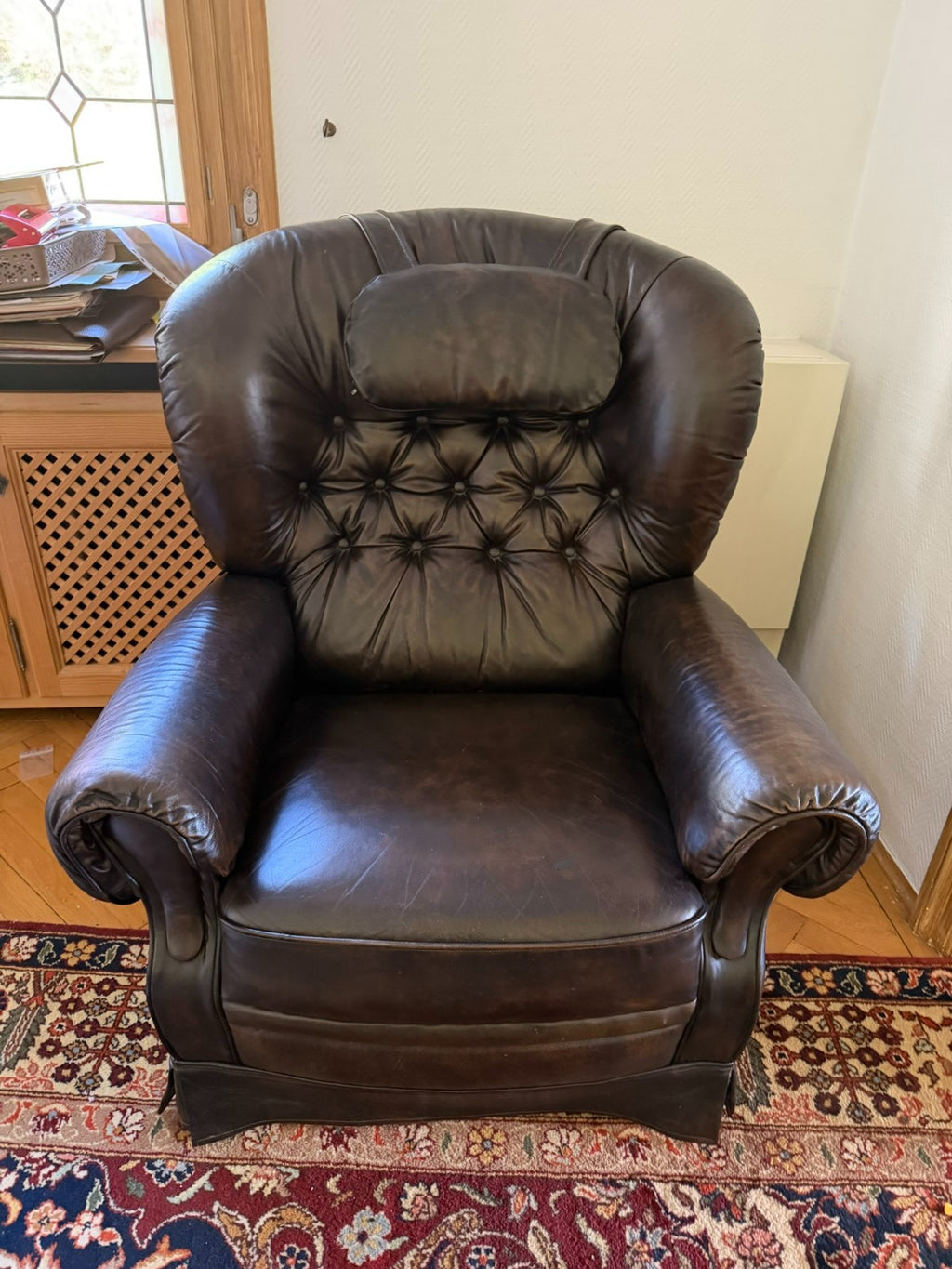 VINTAGE LEDERSESSEL SESSEL MASSIV AUS LEDER AUF ROLLEN