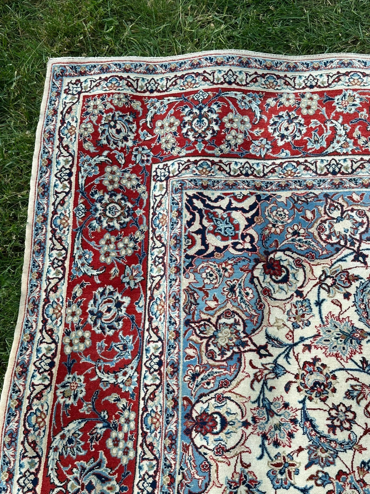 Orientteppich im Stil Nain handgeknüpft Creme/blau Medaillon 231x146cm