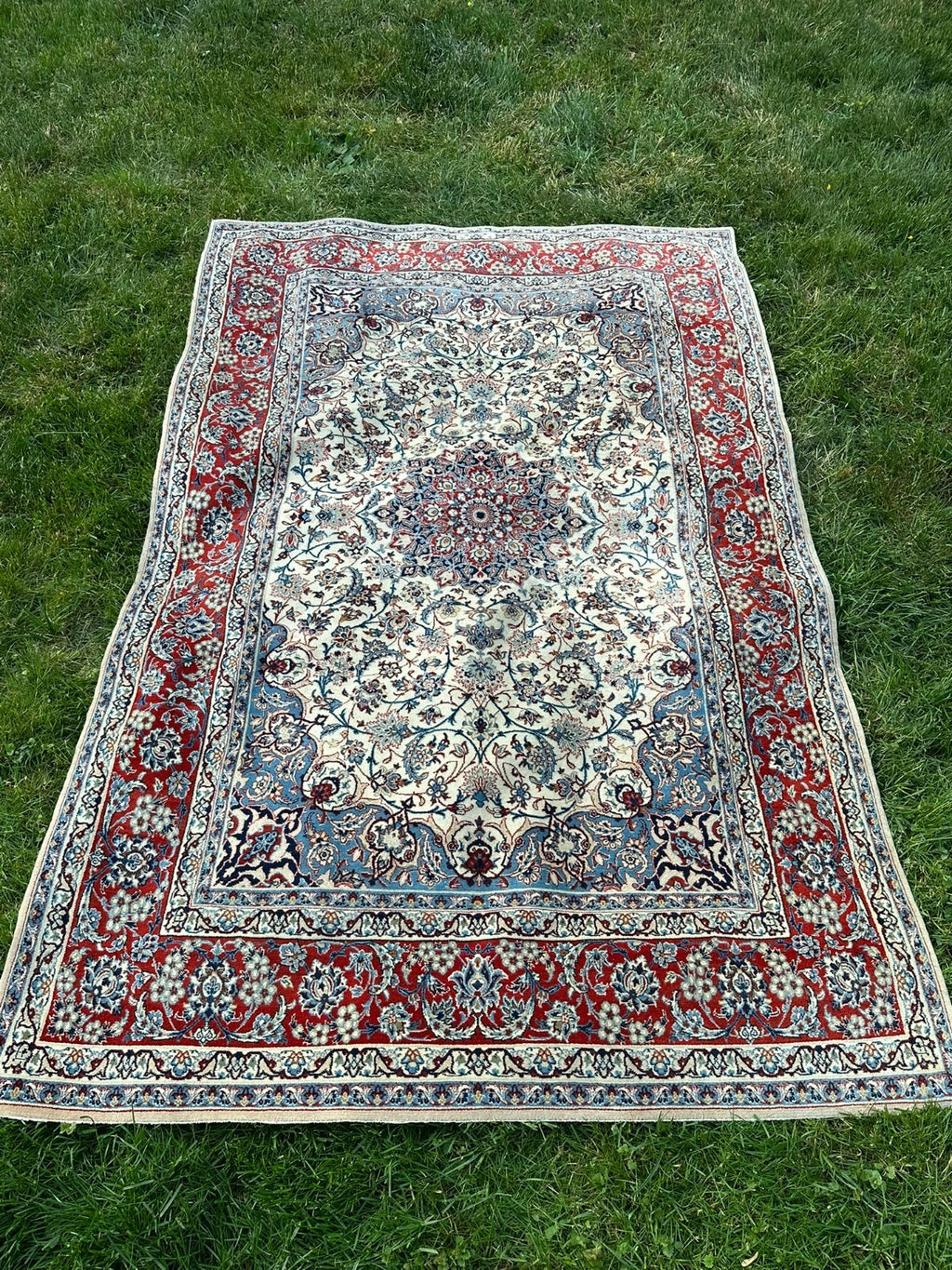 Orientteppich im Stil Nain handgeknüpft Creme/blau Medaillon 231x146cm