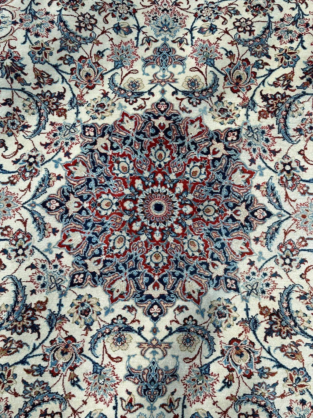 Orientteppich im Stil Nain handgeknüpft Creme/blau Medaillon 231x146cm