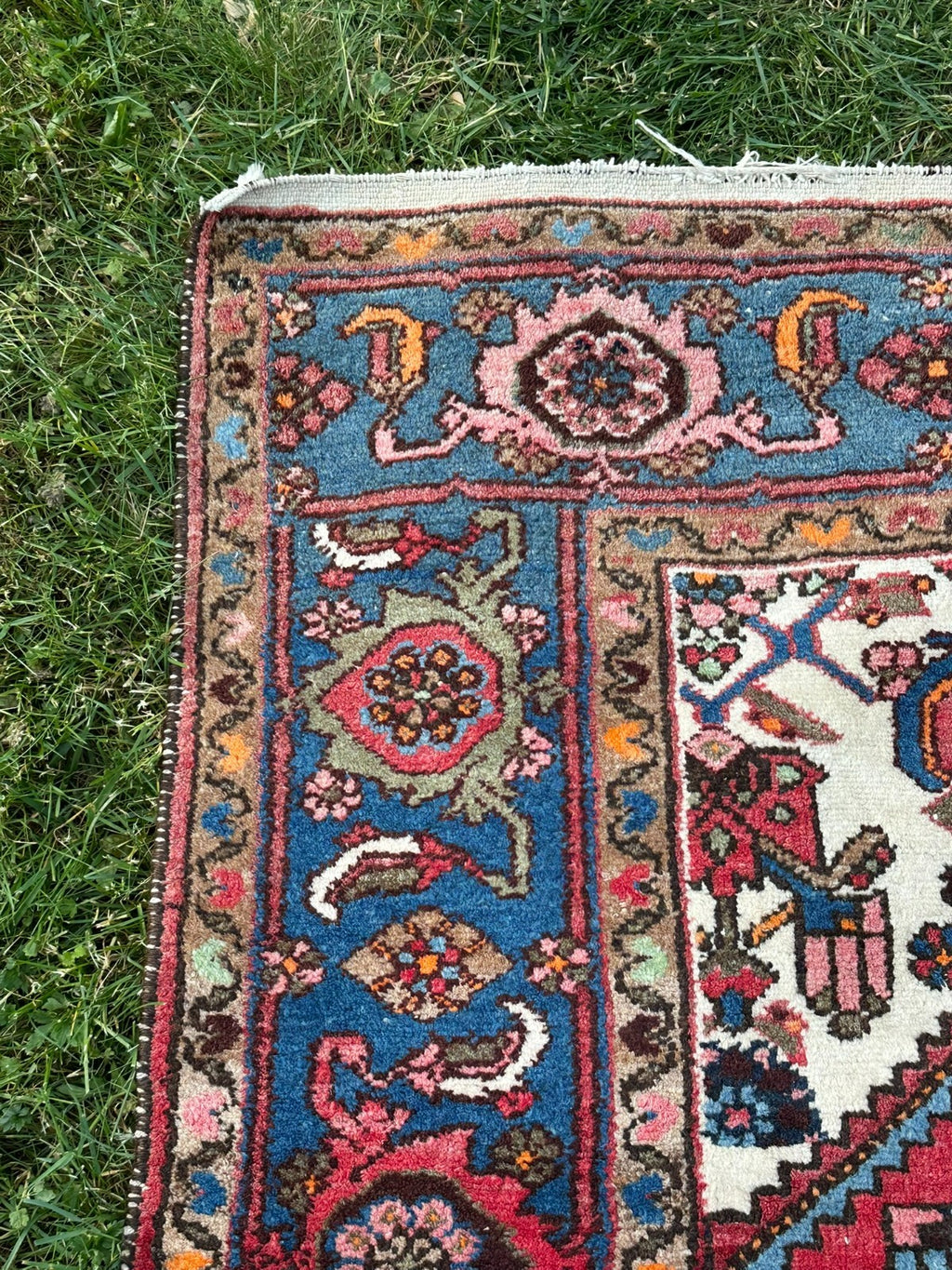 Orientteppich im Hamadan-Stil handgeknüpft rot blau Medaillon 207 X 131 Cm
