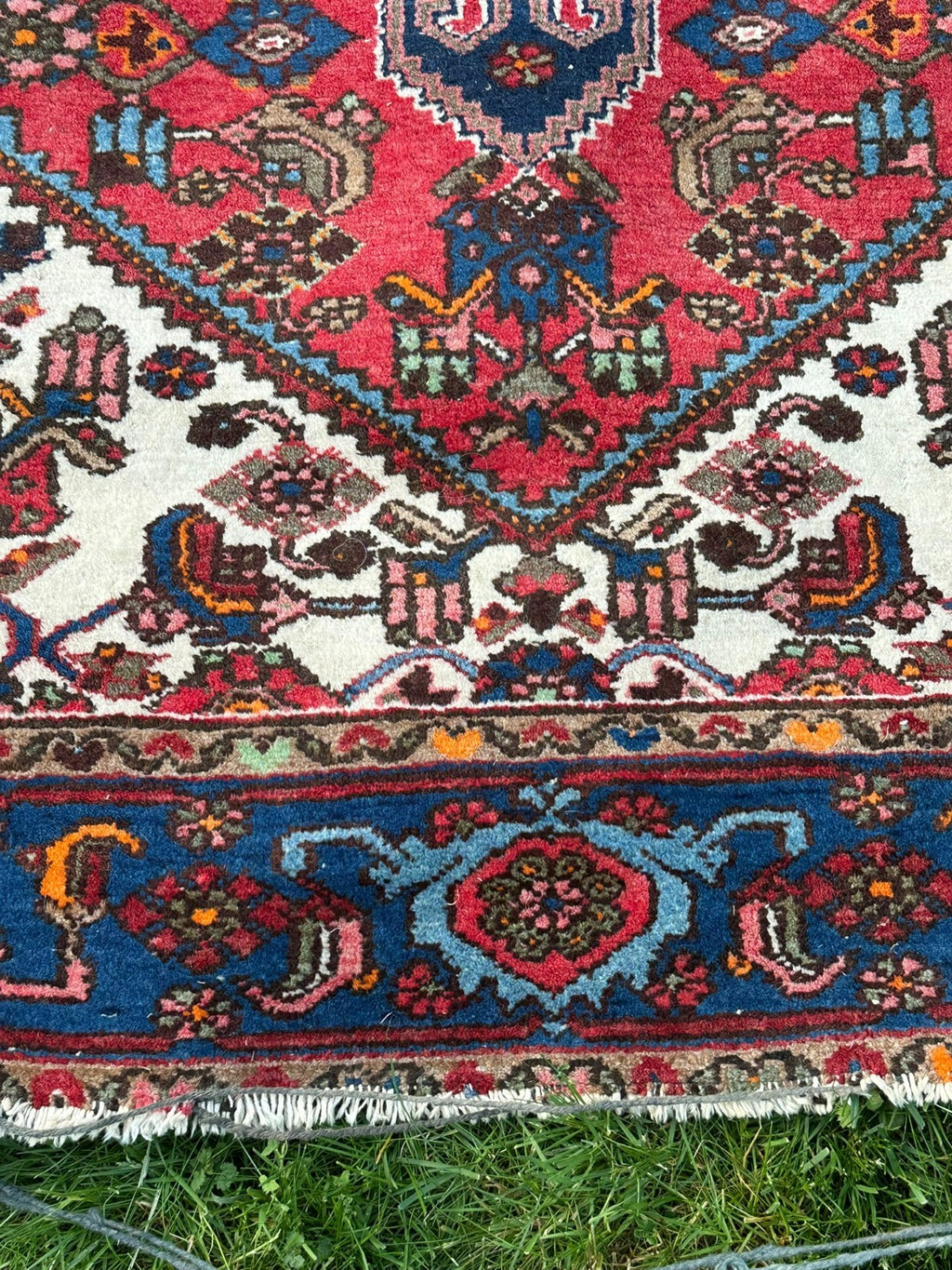 Orientteppich im Hamadan-Stil handgeknüpft rot blau Medaillon 207 X 131 Cm